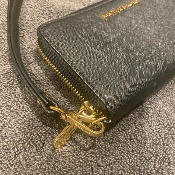 Michael Kors Wristlet - Picture 2 of 5
